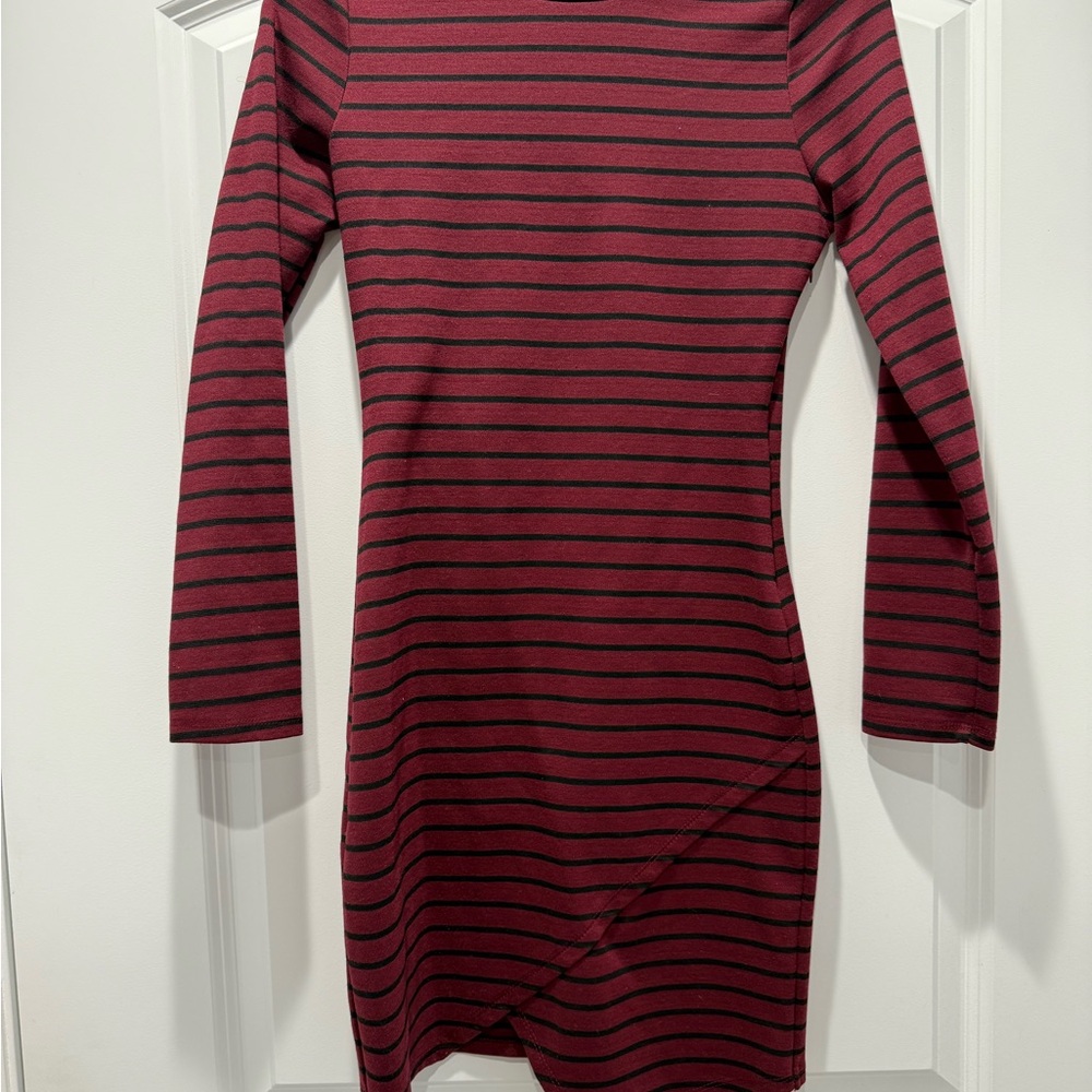 Iris Red and Black Sheath Dress Long Sleeve Crew Neck